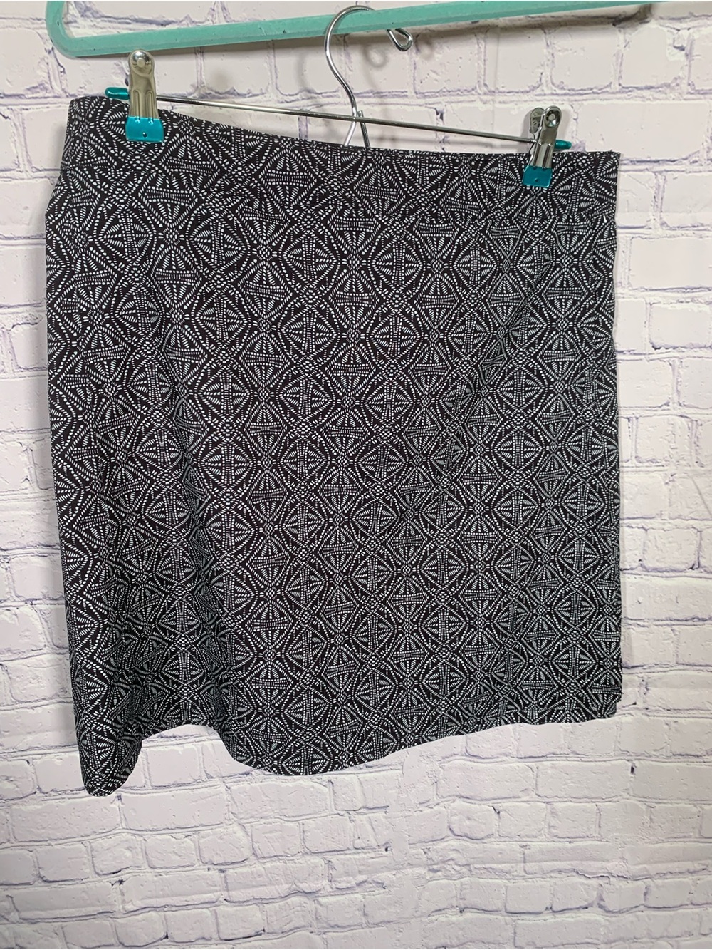 Rip Skirt Womens Geometric Print Mini Skirt Black White Size M Beach Vacation